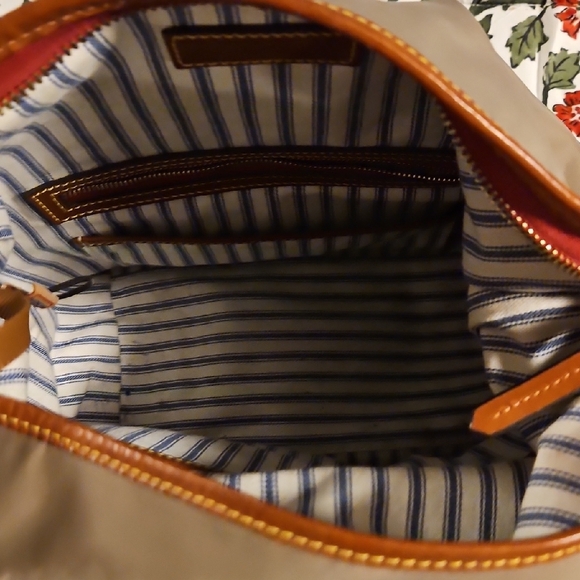 Dooney & Bourke Tan Shoulder Bag with Brown Trim - Picture 6 of 10